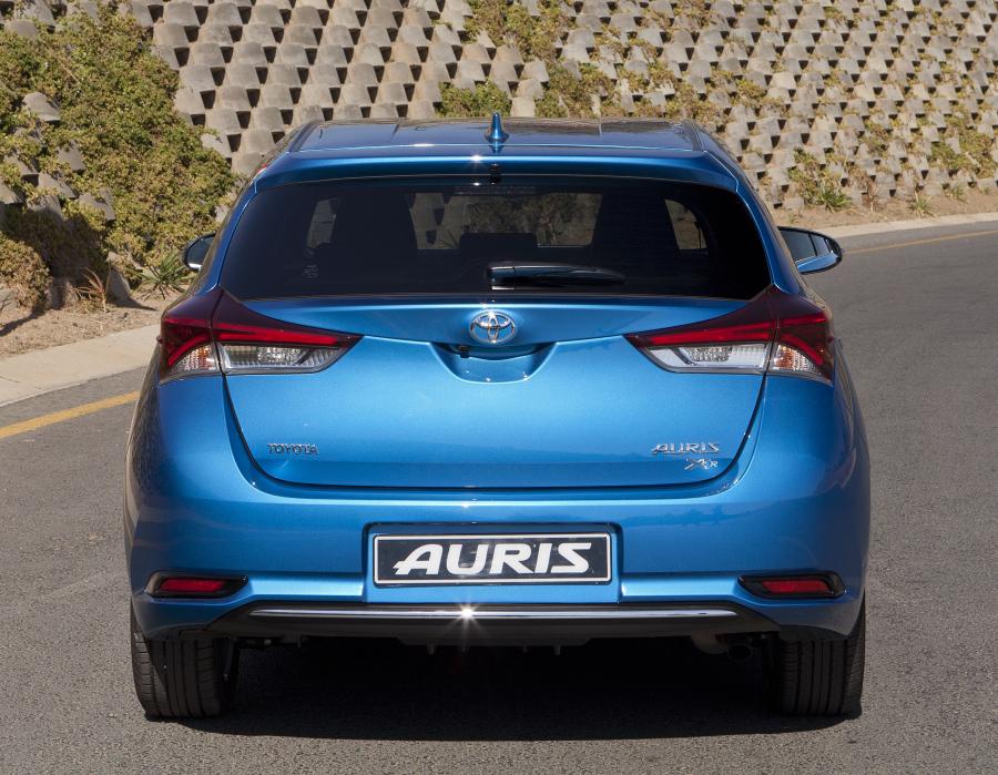  Toyota Auris 2015 года  (ZA) (фото 9 из 21)